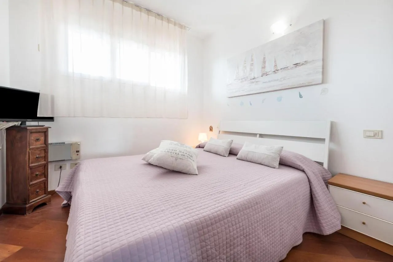 On The Beach Lake View Manerba del Garda Apartment