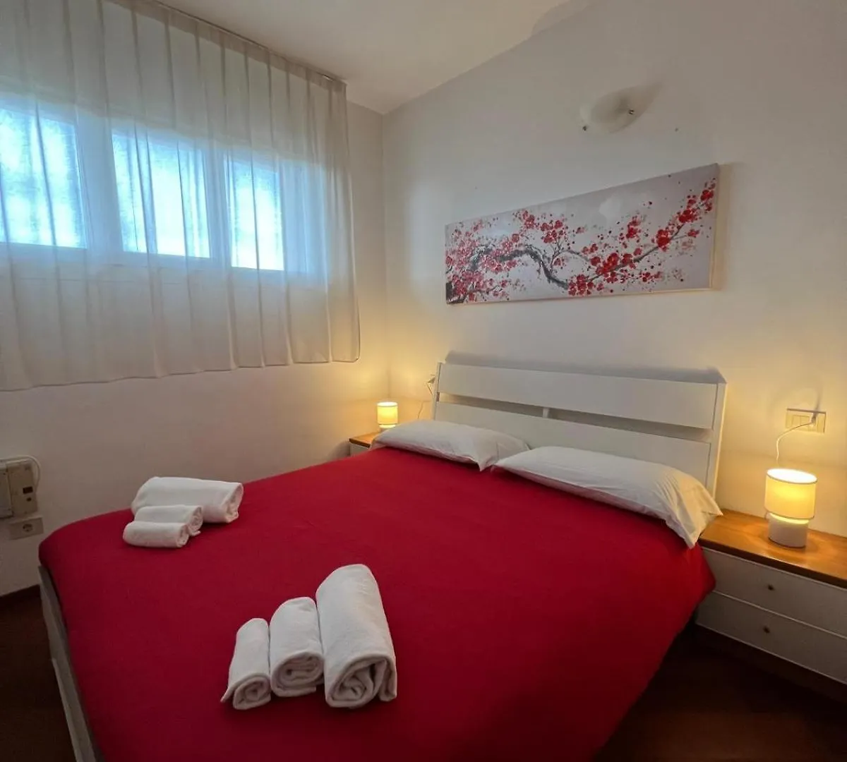Apartment On The Beach Lake View Manerba del Garda Italy