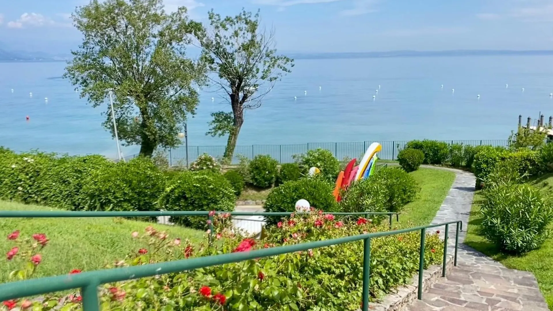 Apartment On The Beach Lake View Manerba del Garda