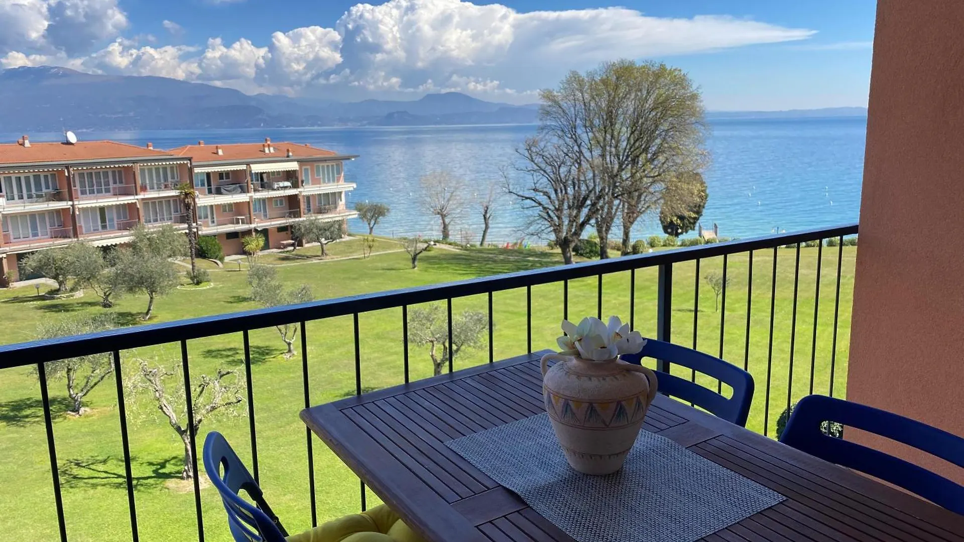 On The Beach Lake View Manerba del Garda